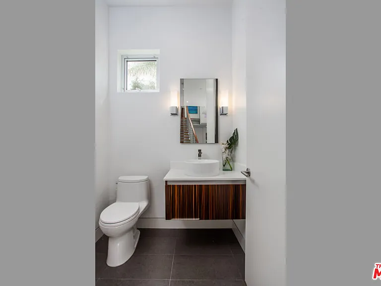 1217 Cabrillo Ave — Photo 13