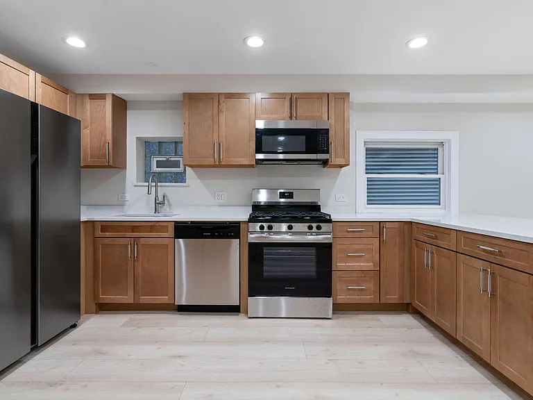 1624 N Bell Ave #G — Photo 9