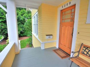 2208 N 44th St, Seattle, WA 98103