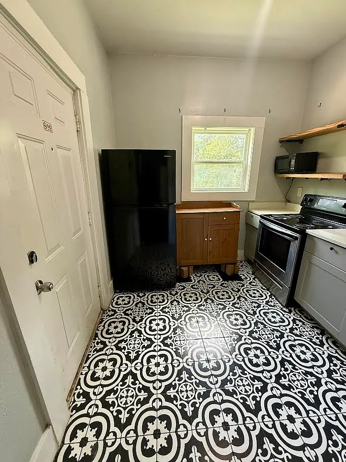 1 bed, 500 sqft, $1,000 — Photo 2