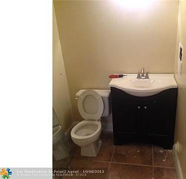 4th image of 3263 NW 44th St APT 6