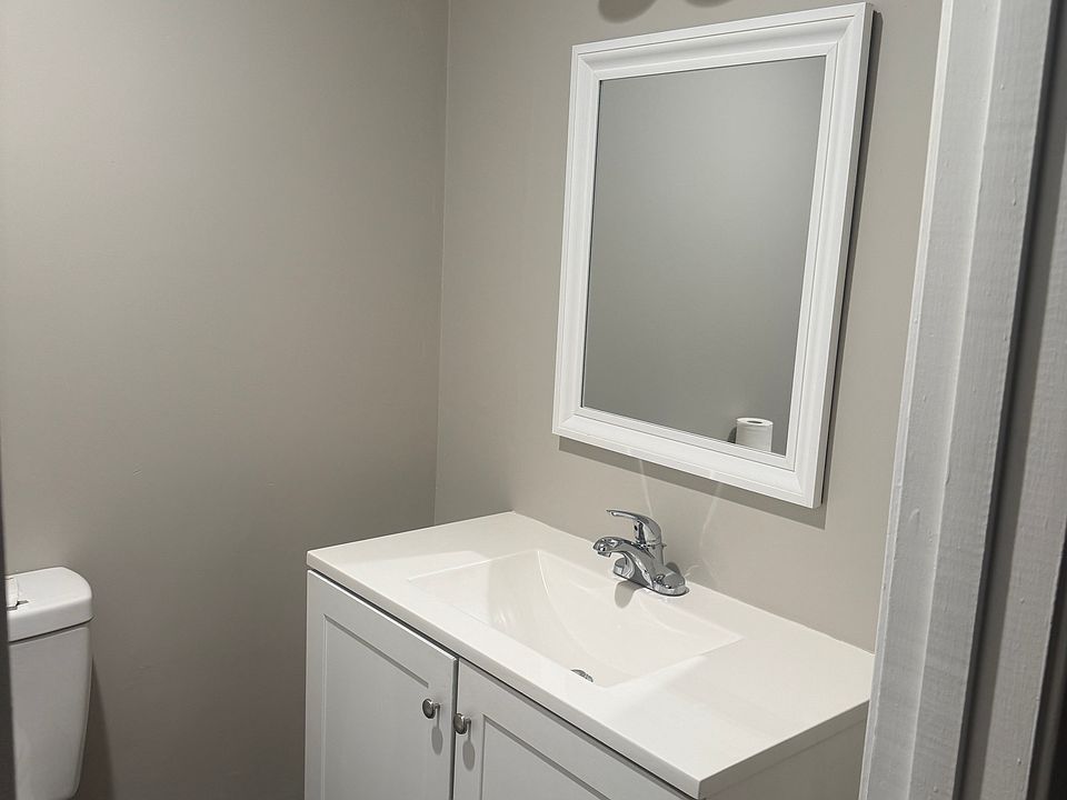 1st image of 1034 Veterans Dr