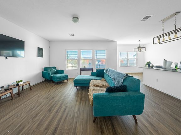 3rd image of 313 Majestic Cedar Dr