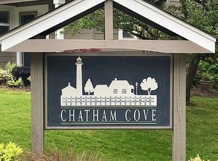 1230 Weaver Rd NW #1, Bainbridge Island, WA 98110