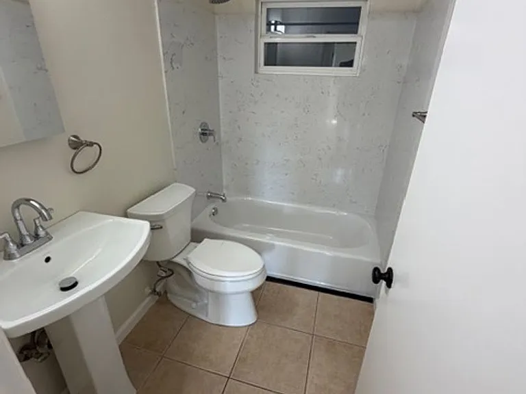 407 Fairmount Ave — Photo 16