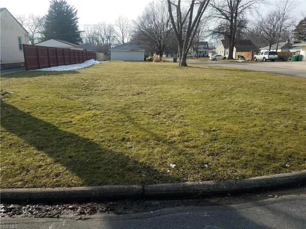 4834 Glen Lodge Rd, Mentor, OH 44060