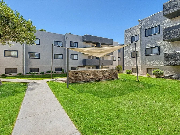 1325 W Guadalupe Rd — Photo 45