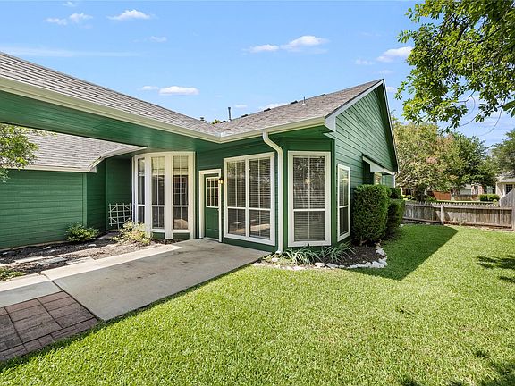 5th image of 231 Westbury Ln