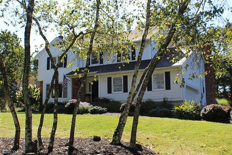 1st image of 5 Heritage Dr
