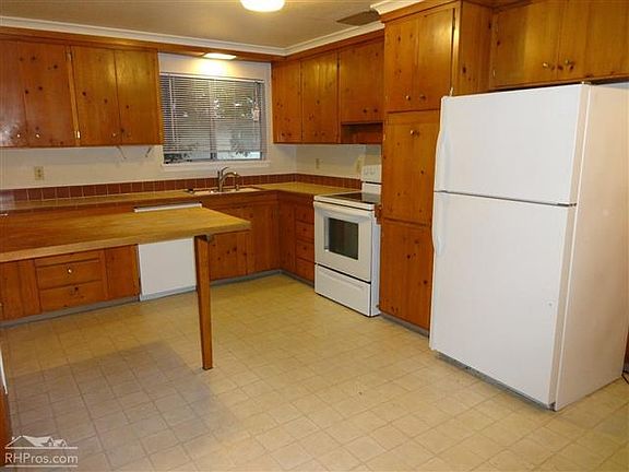 5th image of 10713 Wooddale Ln SW