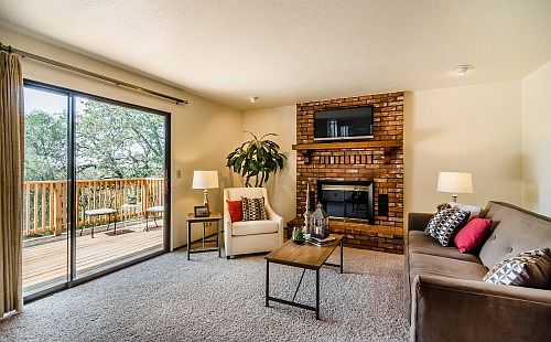 3rd image of 661 Janet Ct