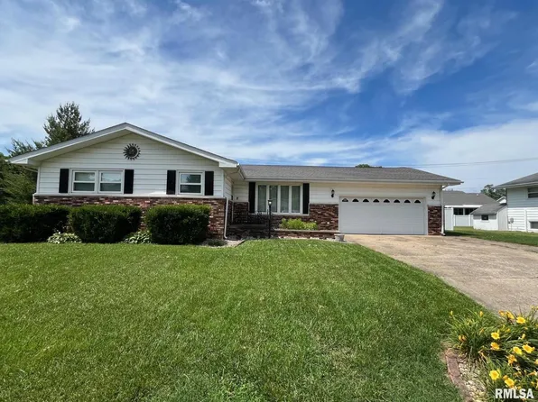 300 Timothy Ln, Carterville, IL 62918