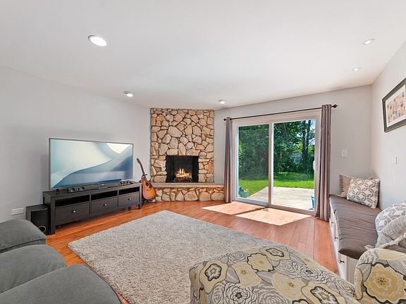 5th image of 10019 Lacrosse Ave