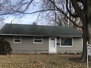 1312 Honeysuckle Ln, Champaign, IL 61821