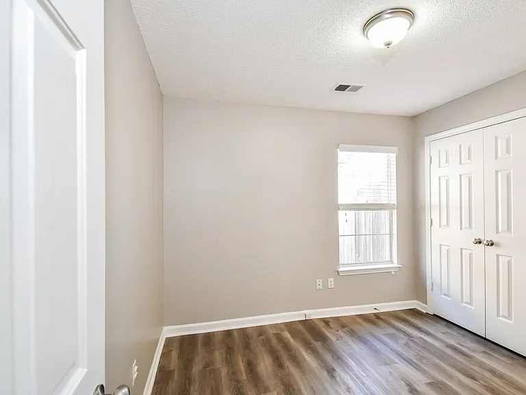 7862 Fallstone Rd — Photo 13