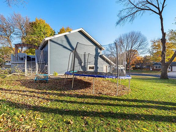 3rd image of 202 ARNOLD STREET