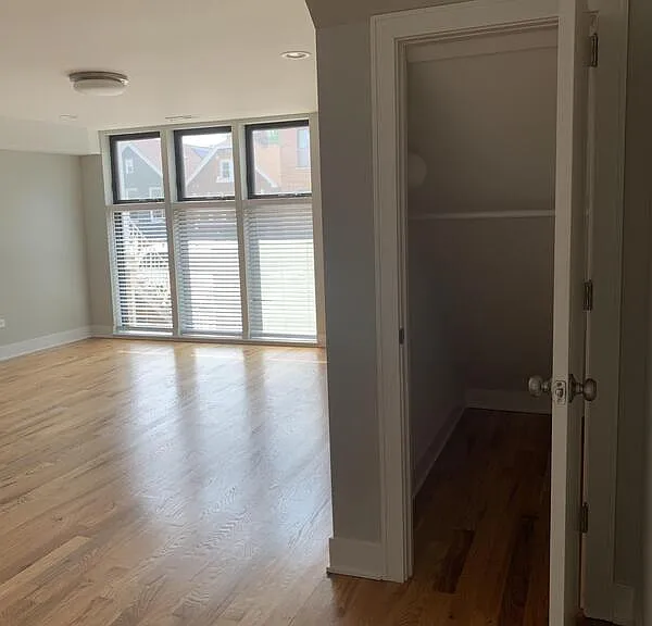 2336 W 19th St #1 — Photo 4