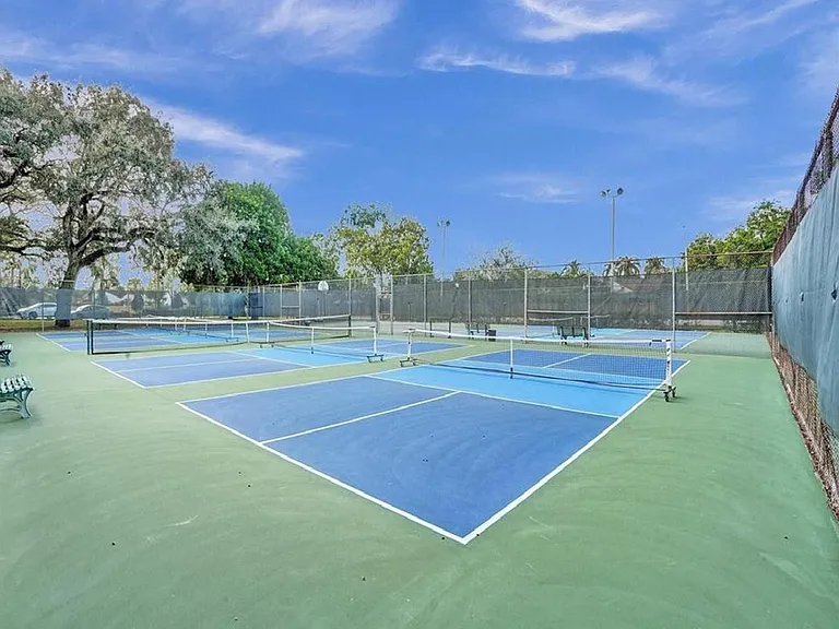 9501 Seagrape Dr #305 — Photo 38