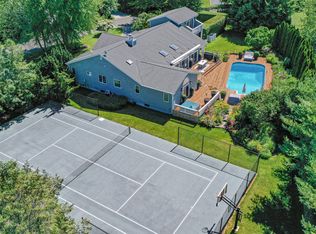 12 Pheasant Cove Ct, Water Mill, NY 11976