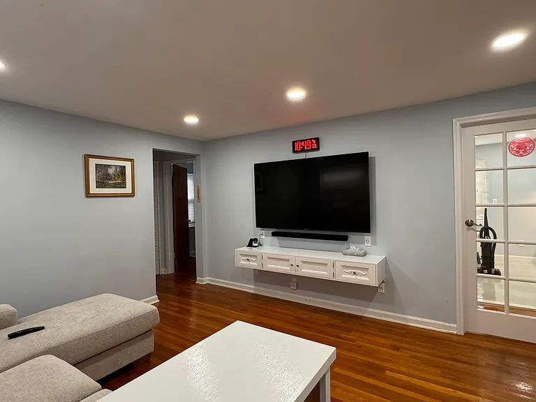 2209 Center Ave #A — Photo 1