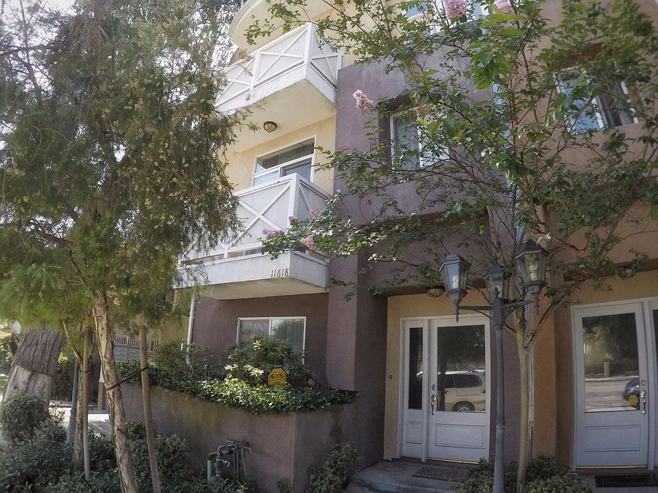 1st image of 11618 Oxnard St