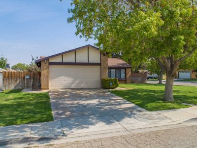 45002 8th St E, Lancaster, CA, 93535