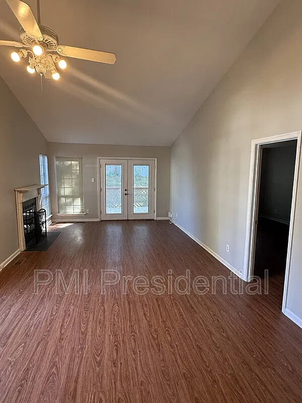 2 bed, 1.0 bath, 1091 sqft, $2,000 — Photo 4