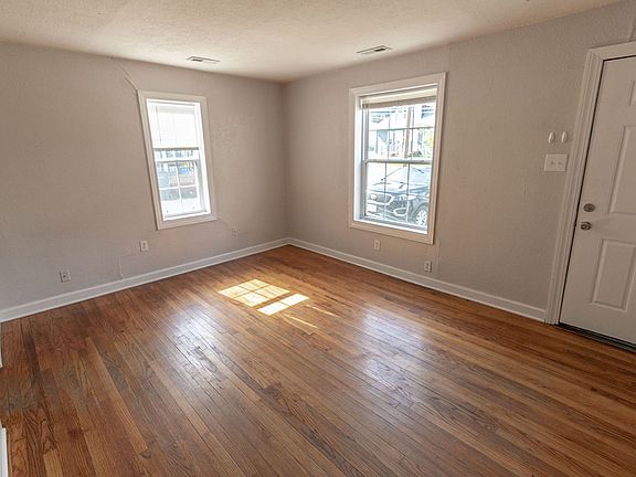 5th image of 306 W Worley St