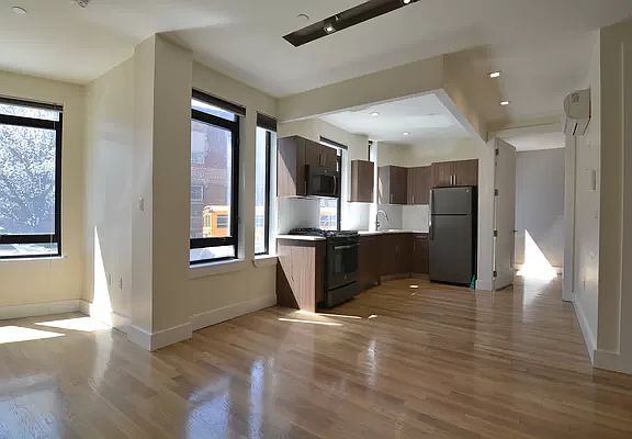 2nd image of 427 Manhattan Ave #1F