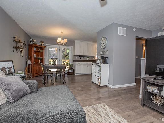2nd image of 109 S Kensington Dr