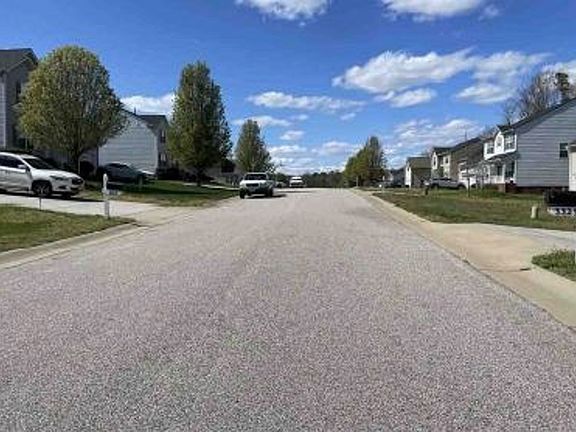 Exterior Neighborhood (street photo)