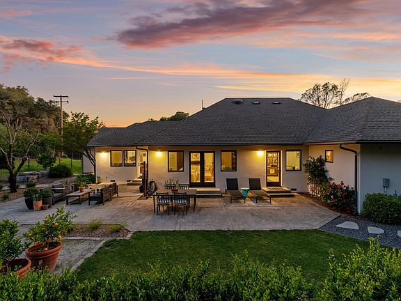 2nd image of 1127 Highland Ranch Road