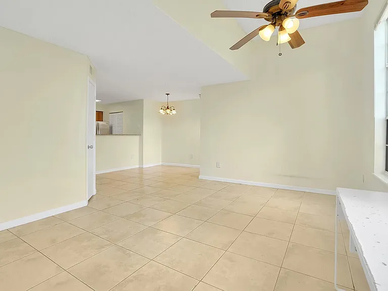 1385 Crystal Way #M — Photo 7