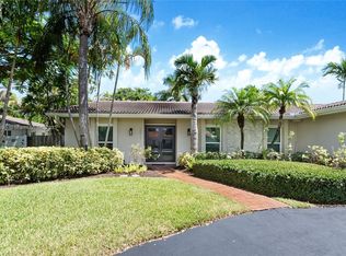 2011 NE 211th St, Miami, FL 33179