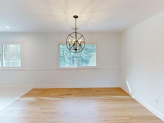 3rd image of 1 Cottontail Rd