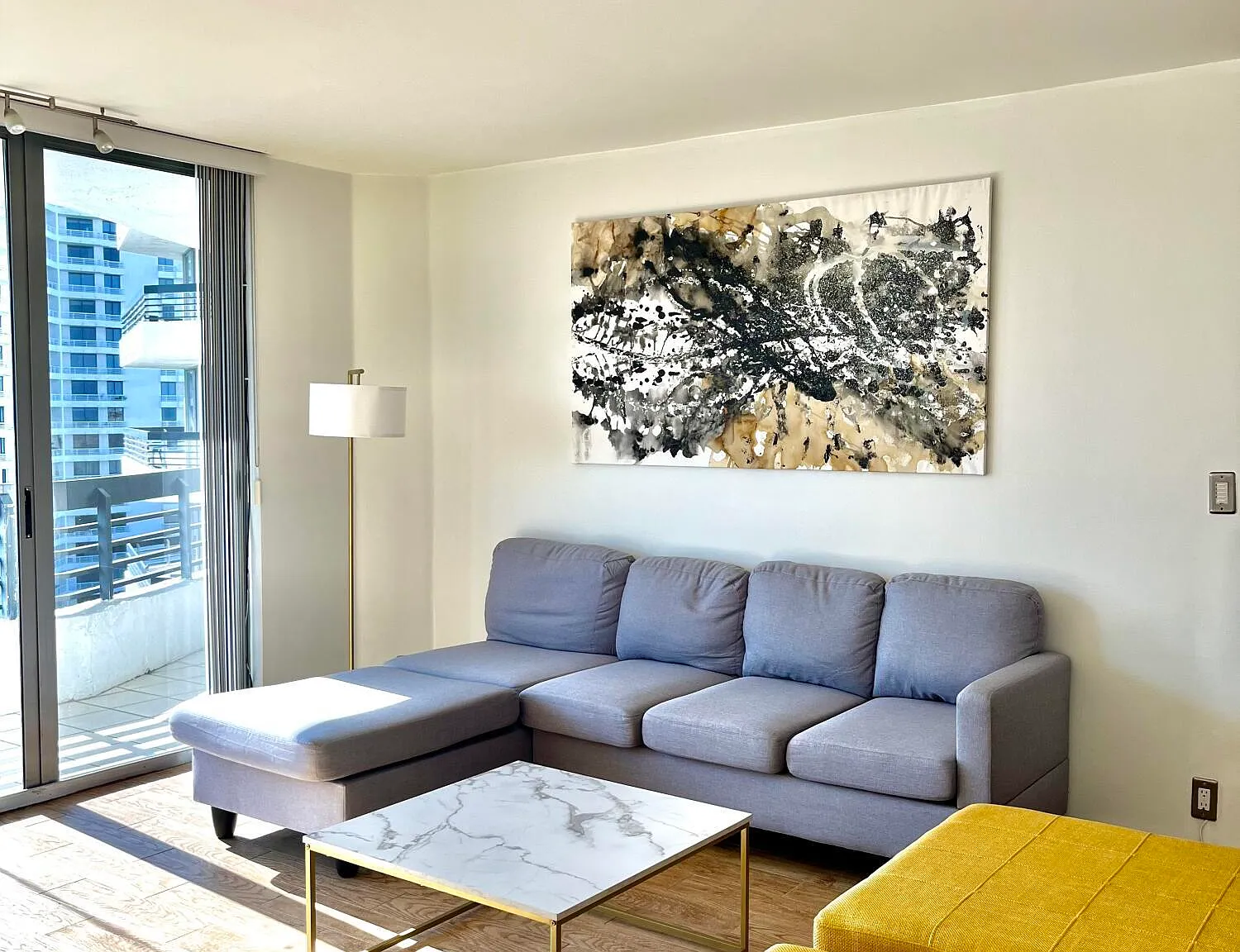 2 bed, 2.0 bath, 1181 sqft, $3,050 — Photo 2