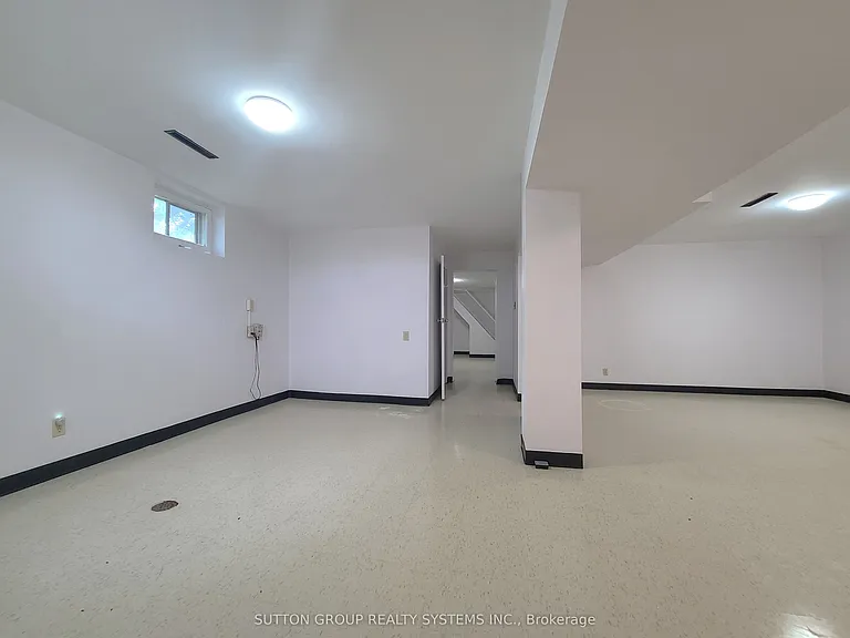 998 King Rd — Photo 23