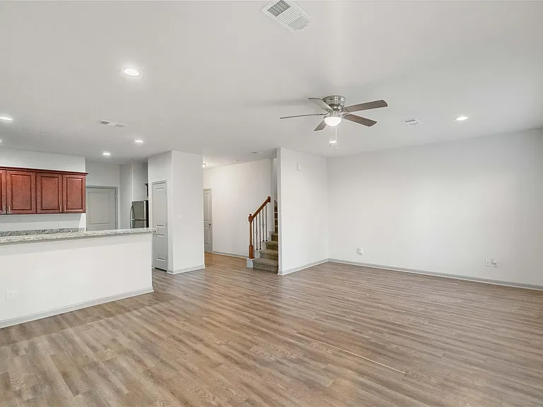 2702 Appian Way — Photo 5