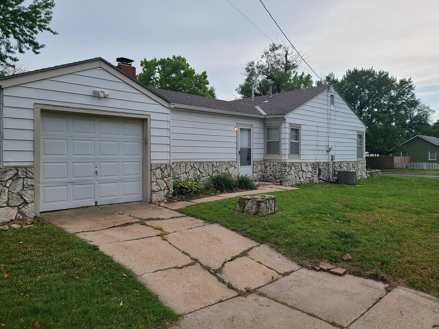 2 bed, 936 sqft, $995 — Photo 3