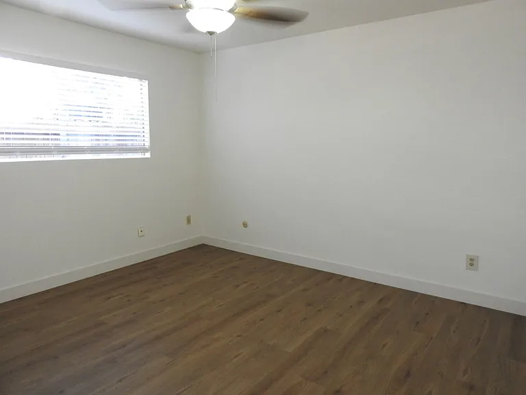 2146 Sunset Cliffs Blvd — Photo 7