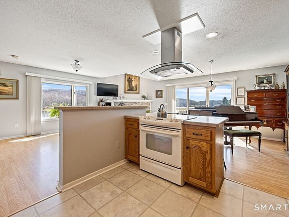 5th image of 12 Spindle Hill Road #6H