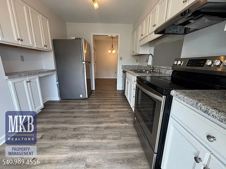 2527 Gatehouse Ln — Photo 17