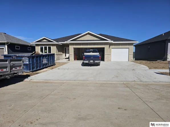 848 Dartford Ln, Lincoln, NE 68527