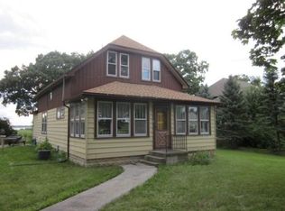 W140S9127 Boxhorn Dr, Muskego, WI 53150