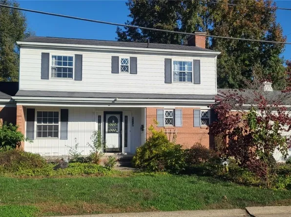 1562 Gene St, Belpre, OH 45714