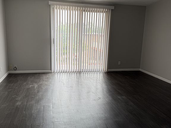 2nd image of 2611 27th St #42