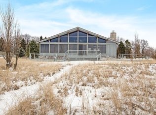 761 S Lakeshore Dr, Ludington, MI 49431