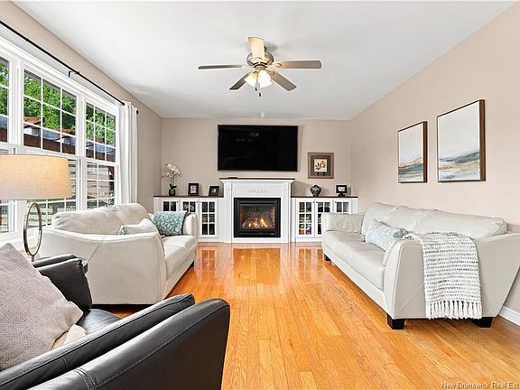 5th image of 21 Shayla Ct