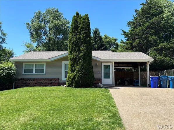11035 Warwickhall Dr, Bridgeton, MO 63044