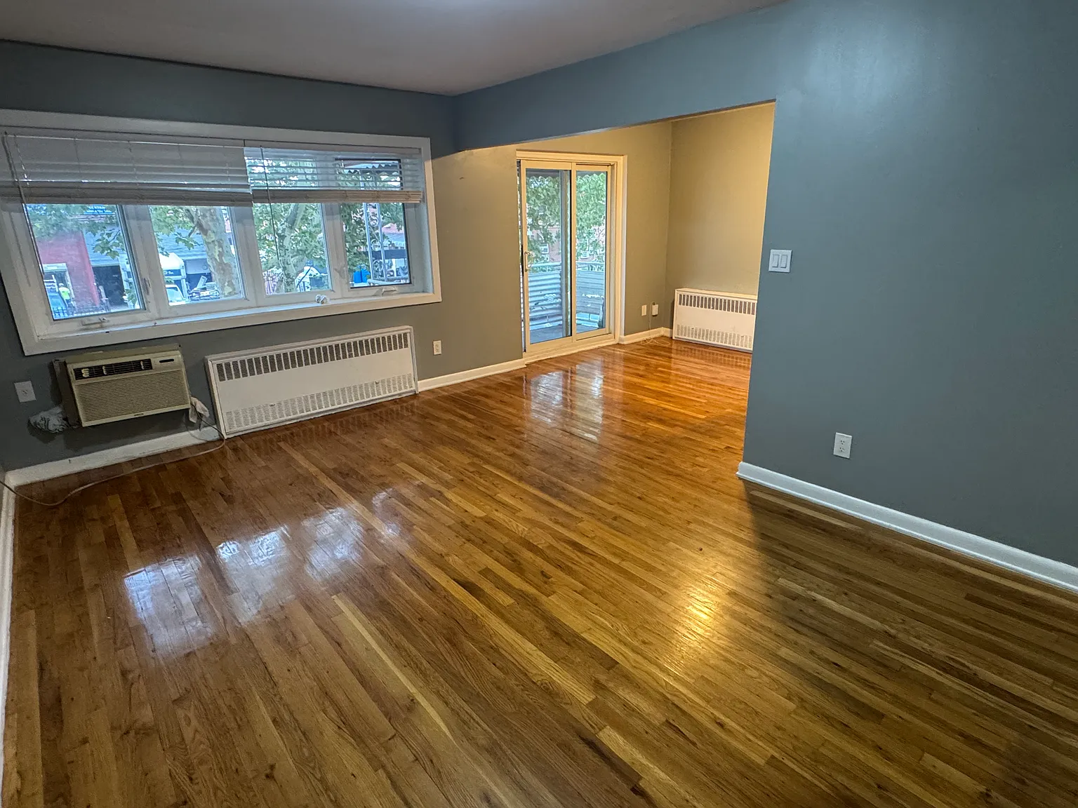 3 bed, 1.5 bath, $3,450 — Photo 3